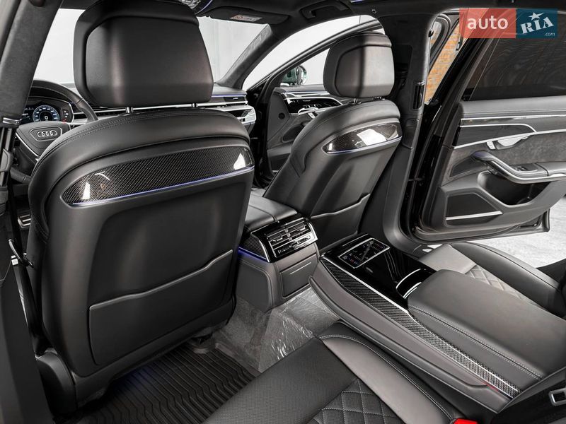 Седан Audi S8 2025 в Києві