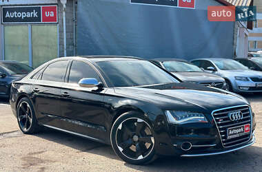 Седан Audi S8 2013 в Виннице