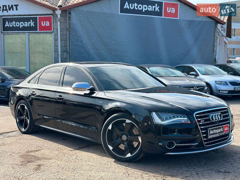 Седан Audi S8 2013 в Вінниці