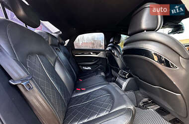 Седан Audi S8 2013 в Виннице