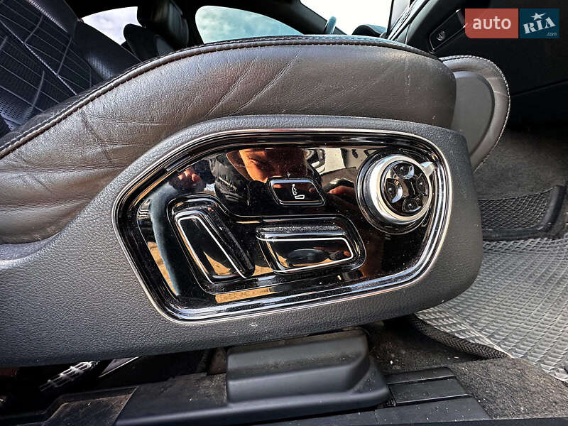 Седан Audi S8 2013 в Вінниці