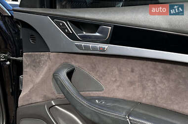 Седан Audi S8 2013 в Виннице