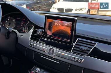 Седан Audi S8 2013 в Виннице