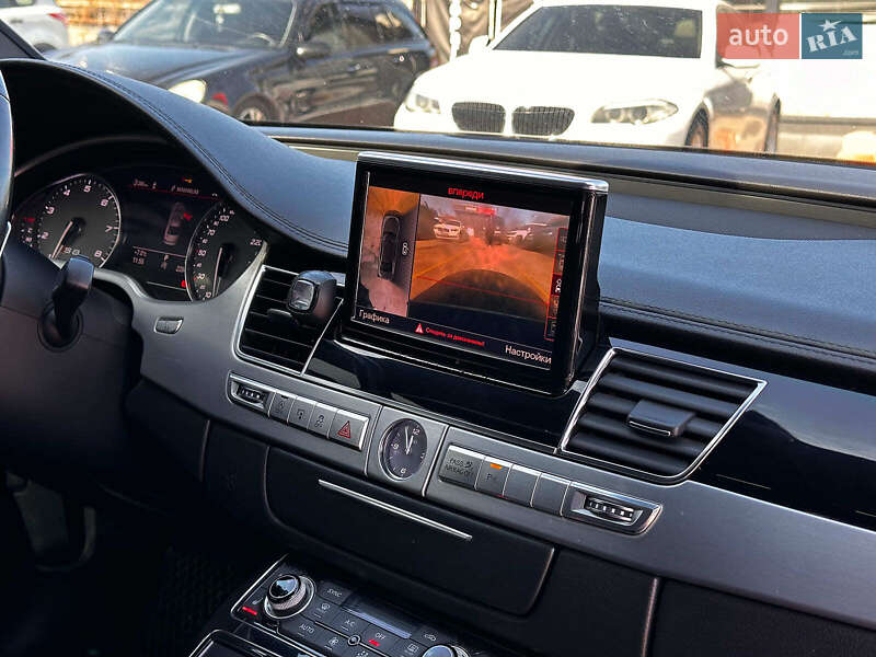 Седан Audi S8 2013 в Вінниці