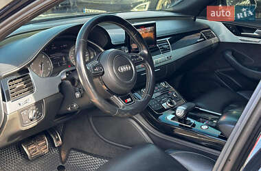Седан Audi S8 2013 в Виннице