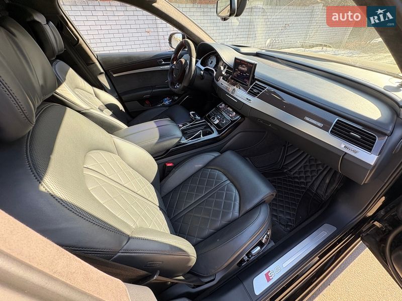 Седан Audi S8 2017 в Киеве