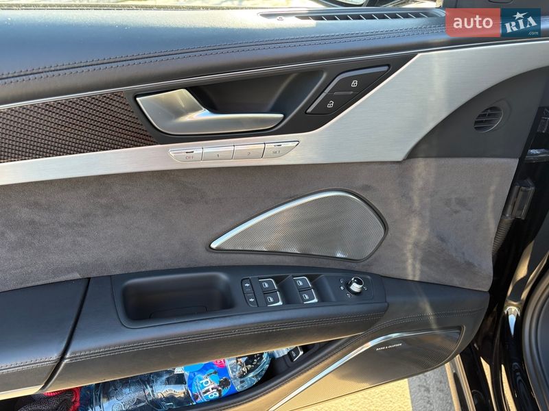 Седан Audi S8 2017 в Киеве