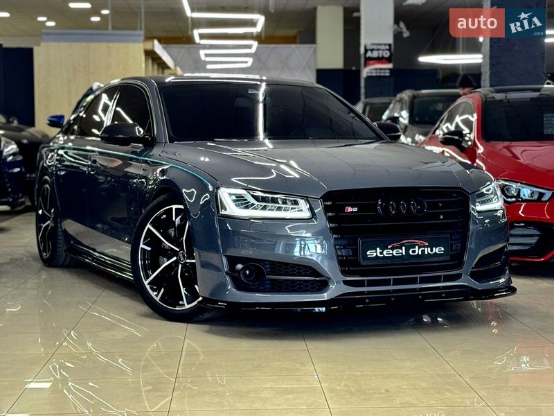 Седан Audi S8 2016 в Николаеве