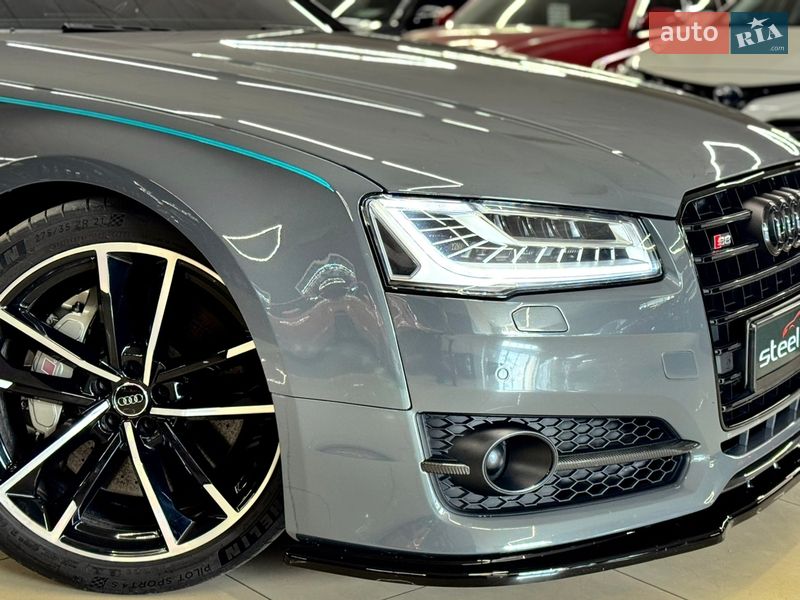 Седан Audi S8 2016 в Николаеве