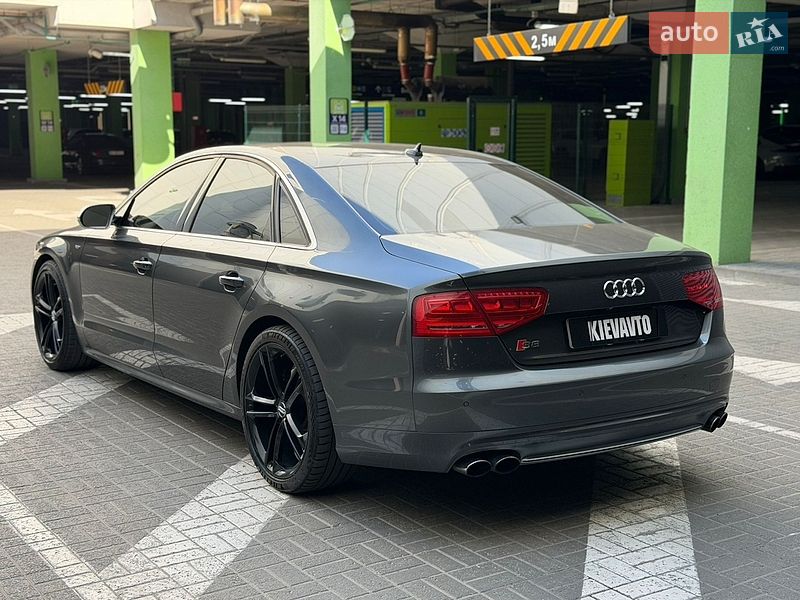 Седан Audi S8 2012 в Киеве