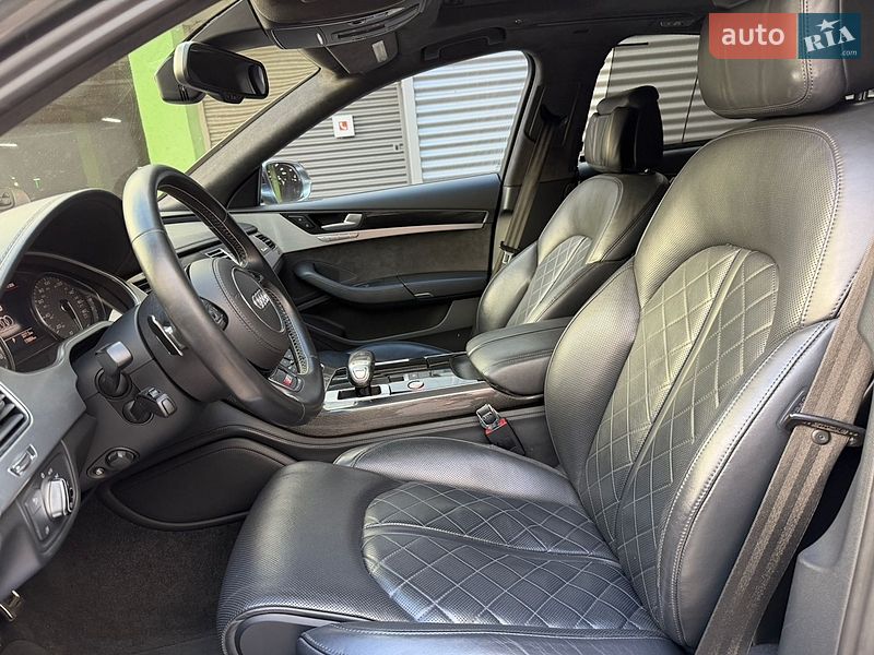 Седан Audi S8 2012 в Киеве