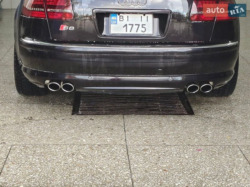Седан Audi S8 2008 в Полтаве