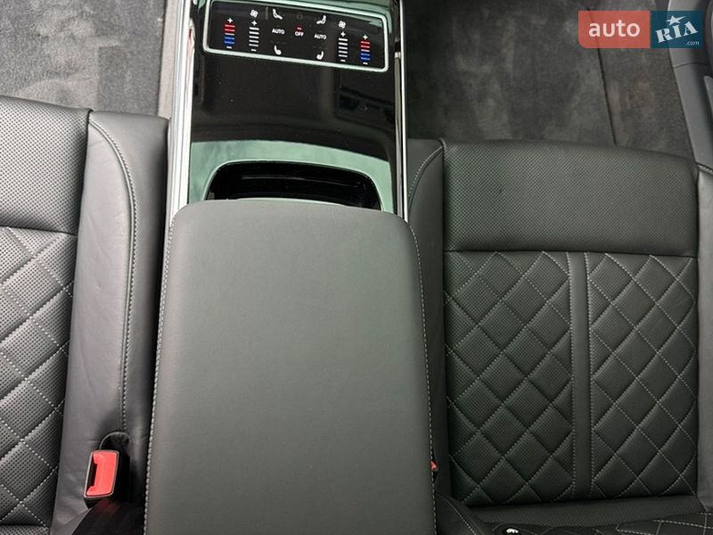 Седан Audi S8 2023 в Черновцах фото 17 Седан Audi S8 2023 в Черновцах