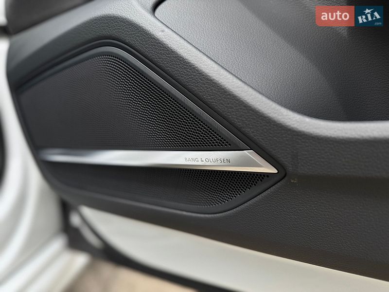 Седан Audi S8 2023 в Черновцах фото 22 Седан Audi S8 2023 в Черновцах