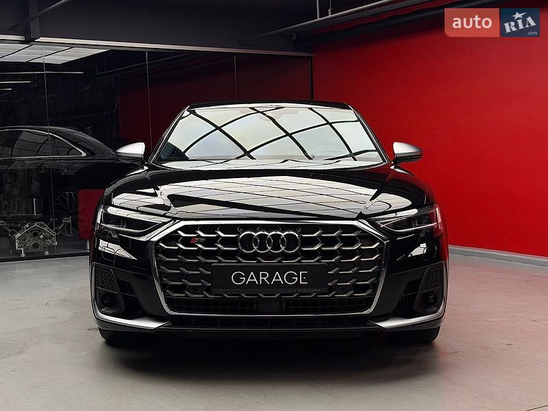 Седан Audi S8 2023 в Києві