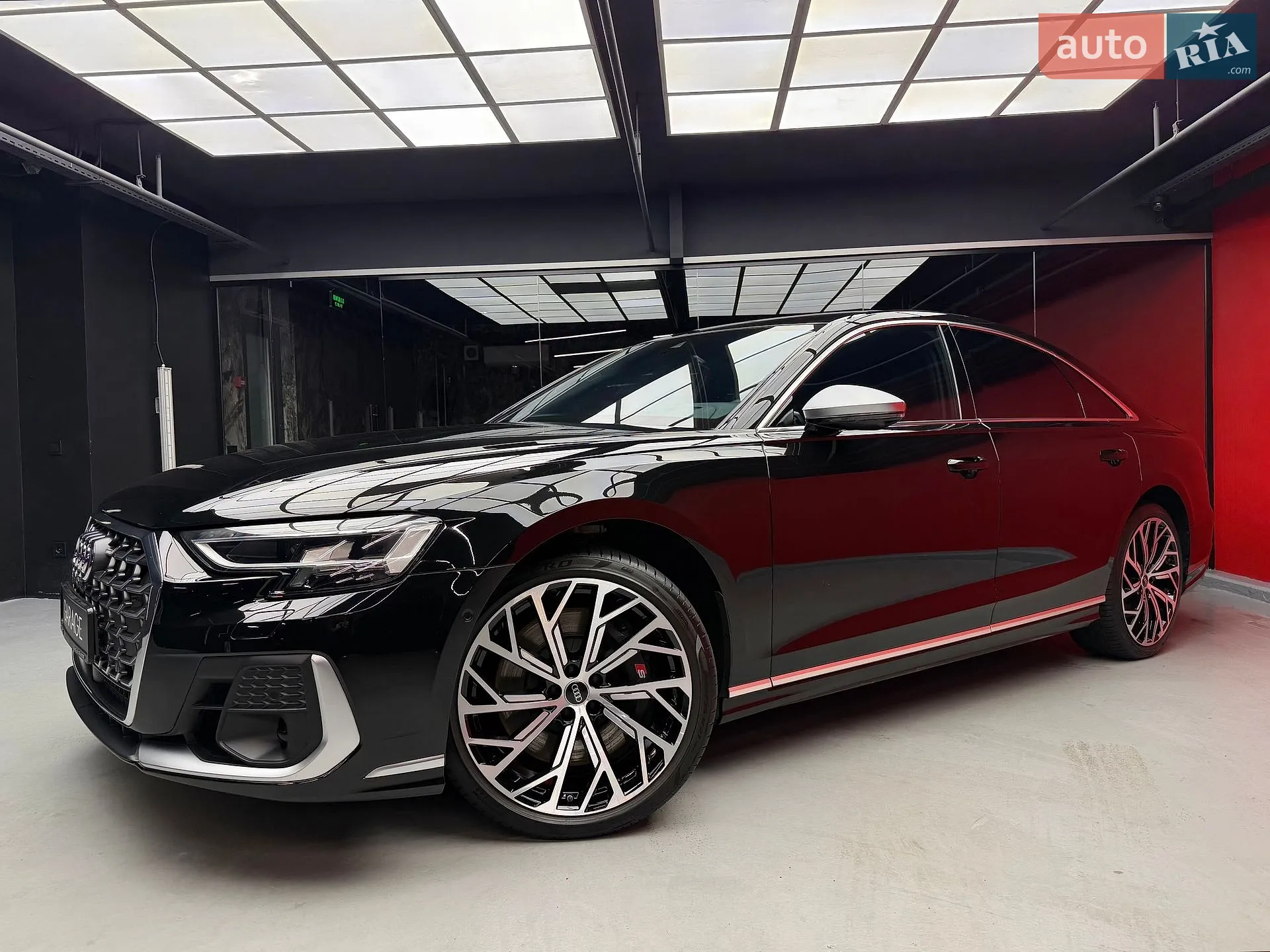 2023 Audi S8 - мініатюра 5