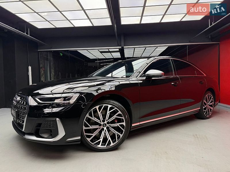 Седан Audi S8 2023 в Києві