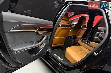 Седан Audi S8 2023 в Києві