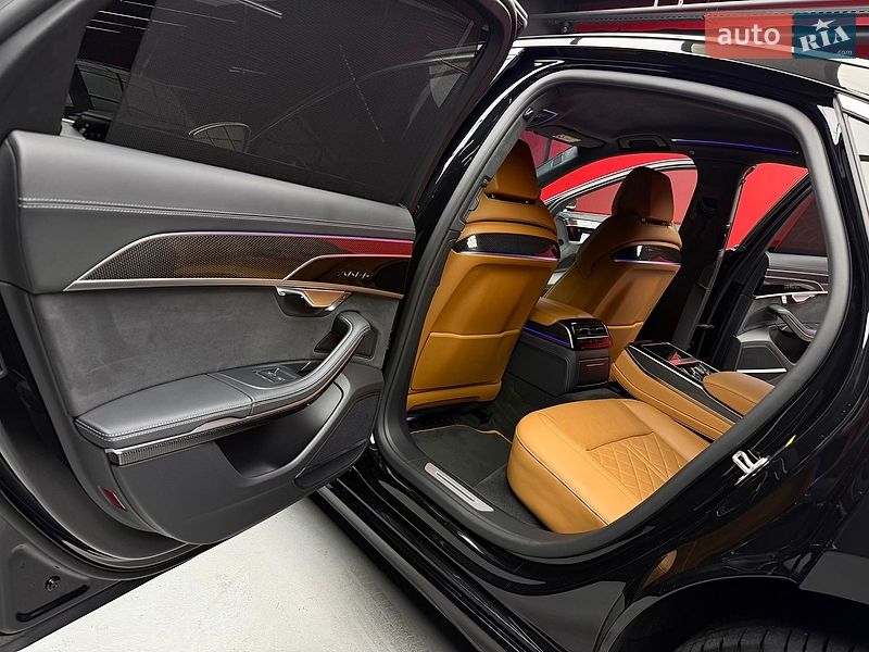 Седан Audi S8 2023 в Києві