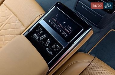 Седан Audi S8 2023 в Києві