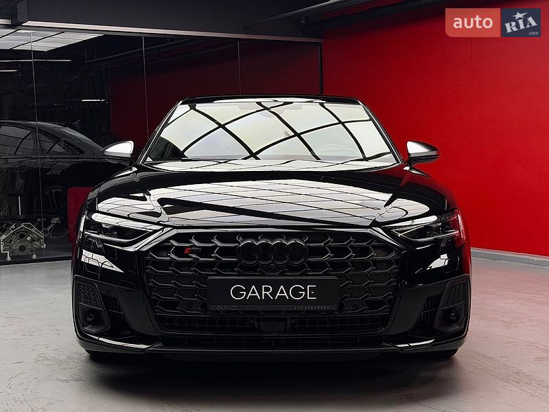 Седан Audi S8 2026 в Киеве