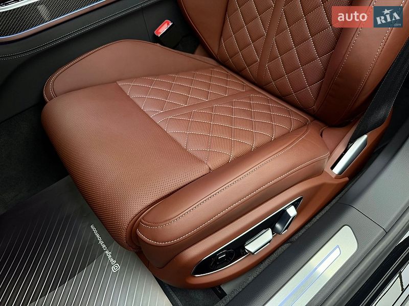 Седан Audi S8 2026 в Киеве