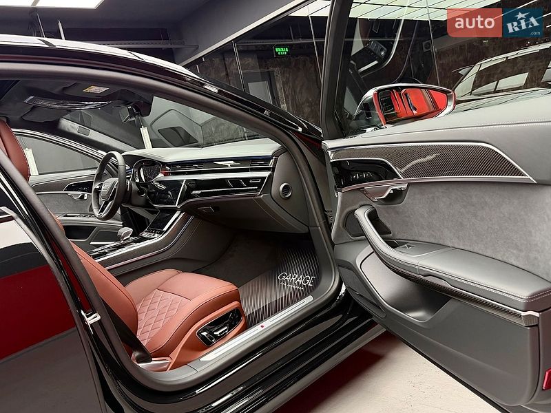 Седан Audi S8 2026 в Киеве