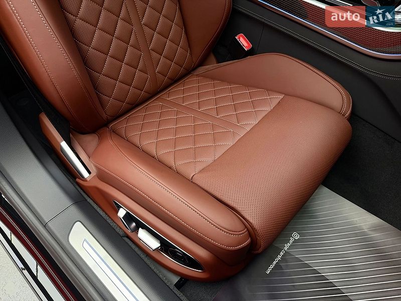 Седан Audi S8 2026 в Киеве