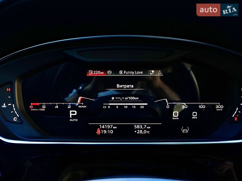 Седан Audi S8 2024 в Львове