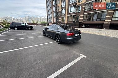 Седан Audi S8 2012 в Чернигове