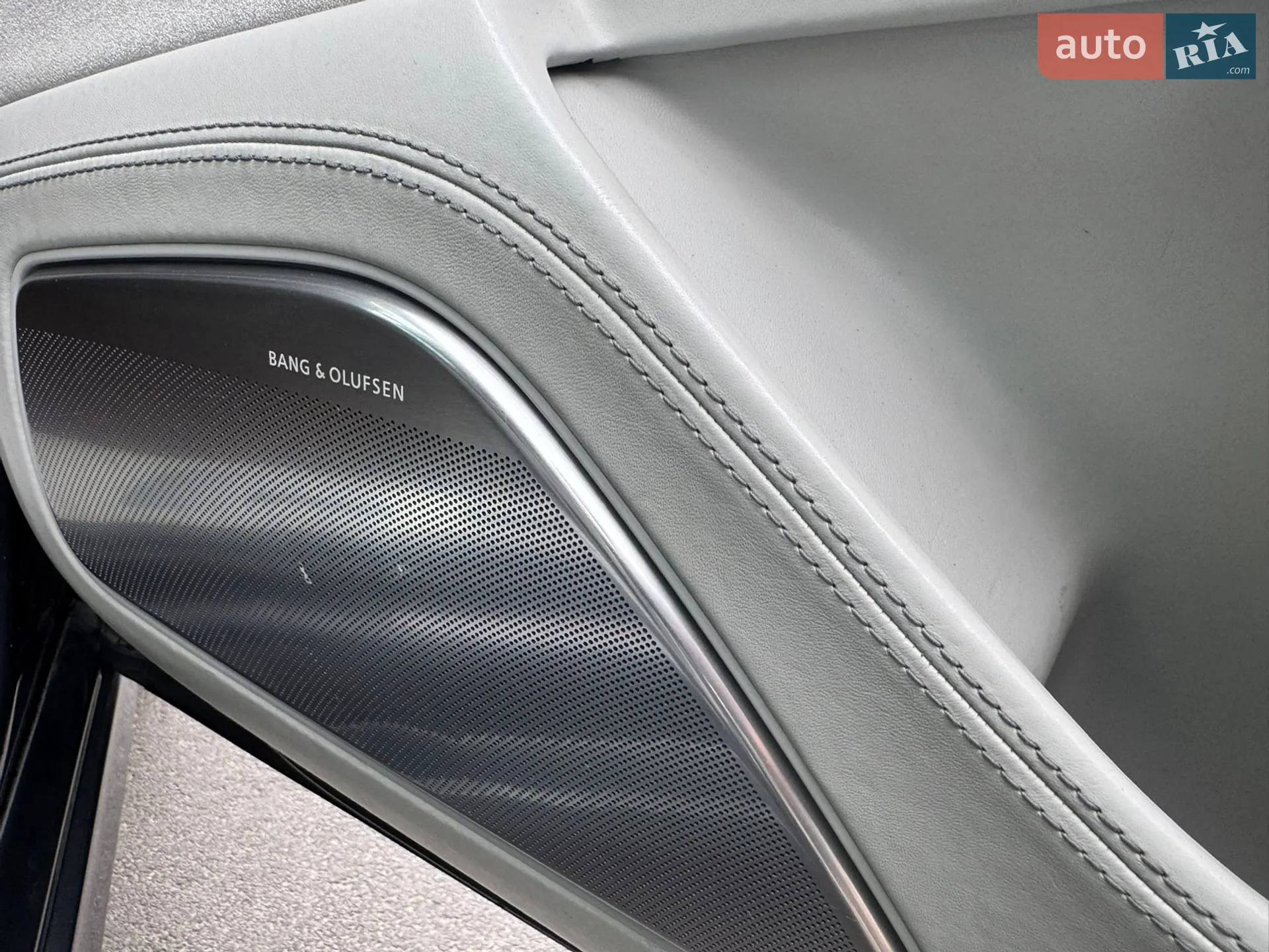 2012 Audi S8 - мініатюра 23