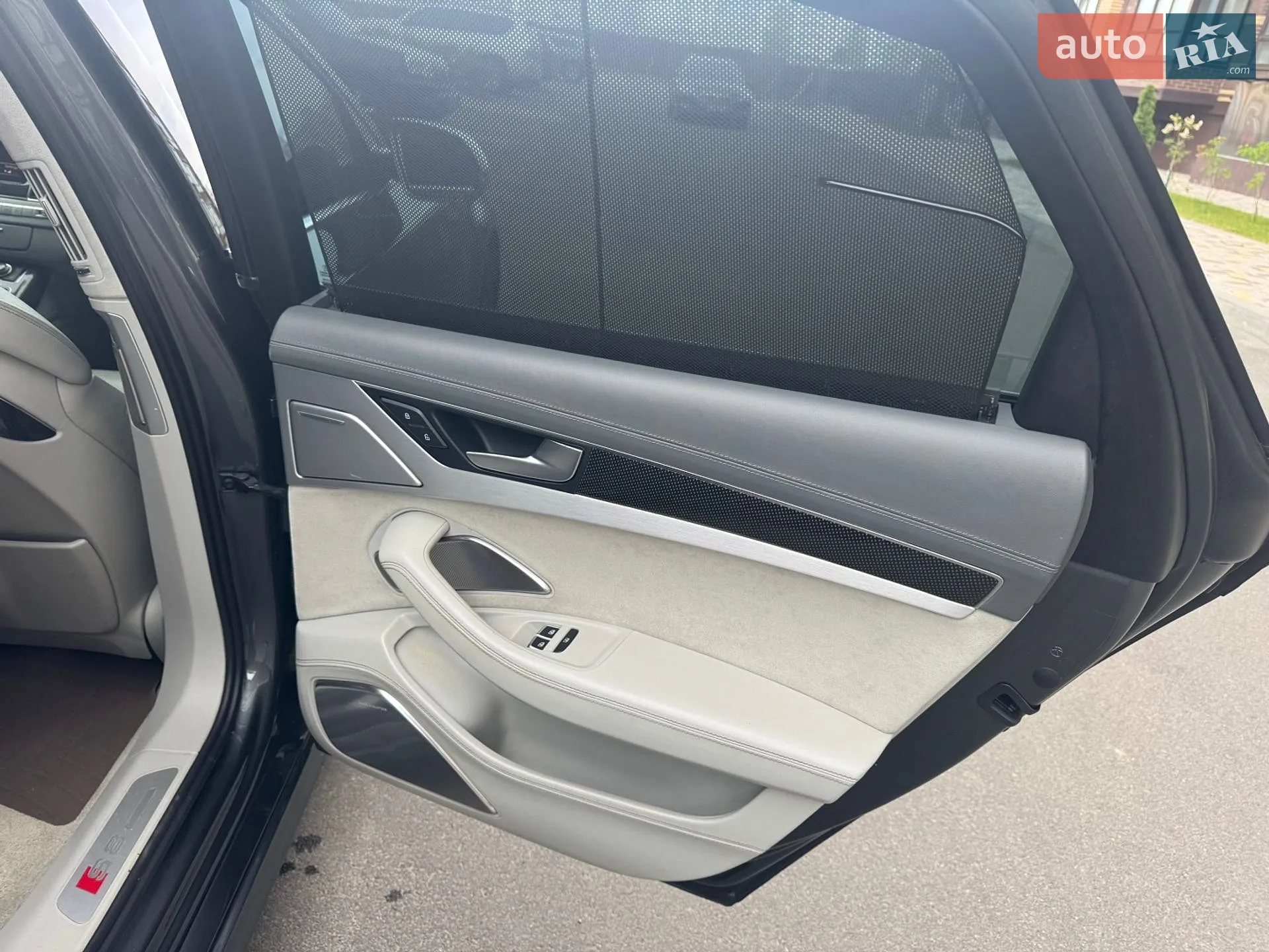2012 Audi S8 - мініатюра 29