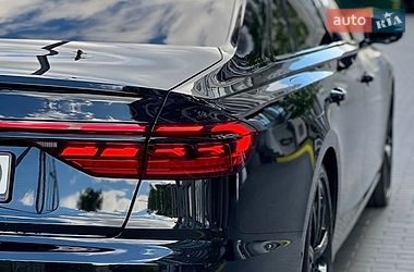 Седан Audi S8 2023 в Днепре