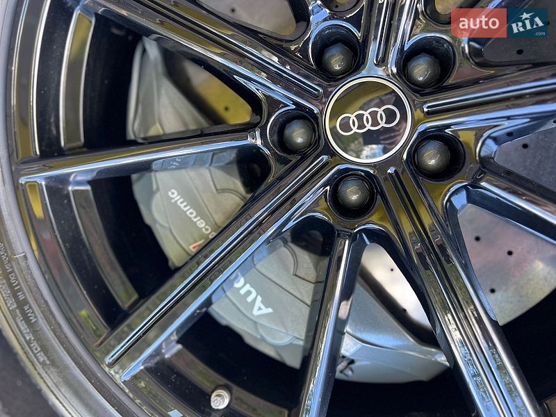 Седан Audi S8 2023 в Днепре