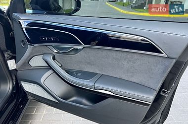 Седан Audi S8 2023 в Днепре