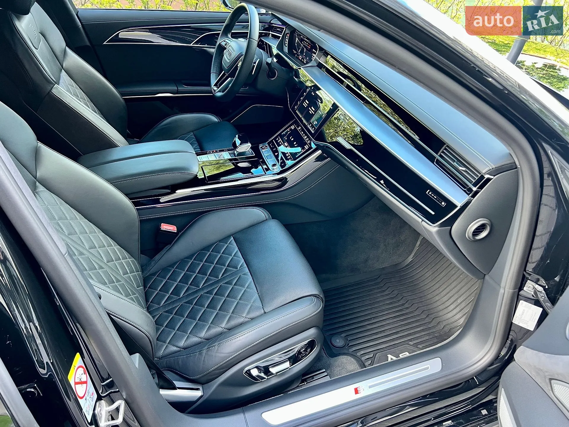 2023 Audi S8 - мініатюра 26