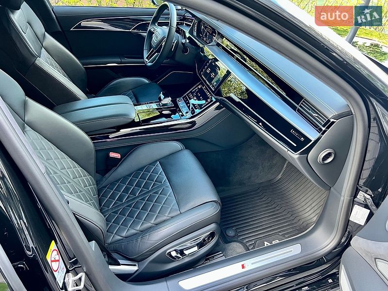 Седан Audi S8 2023 в Днепре