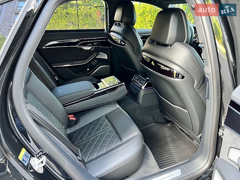 Седан Audi S8 2023 в Днепре