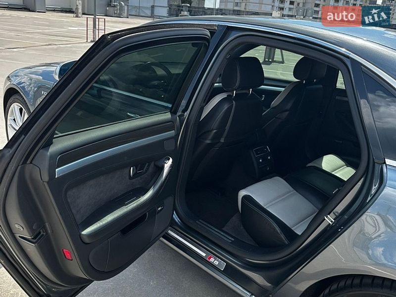 Седан Audi S8 2007 в Києві