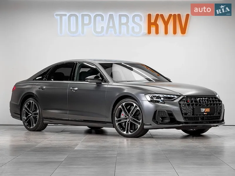 Audi S8