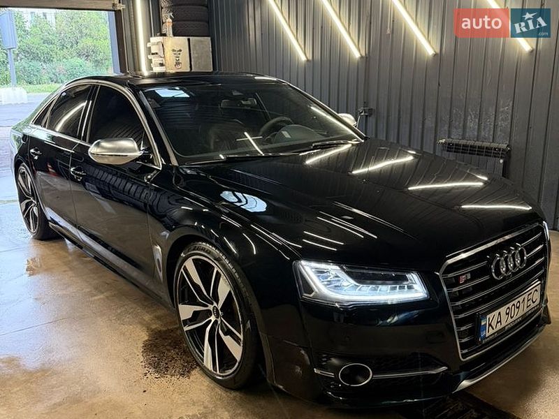 Седан Audi S8 2013 в Києві