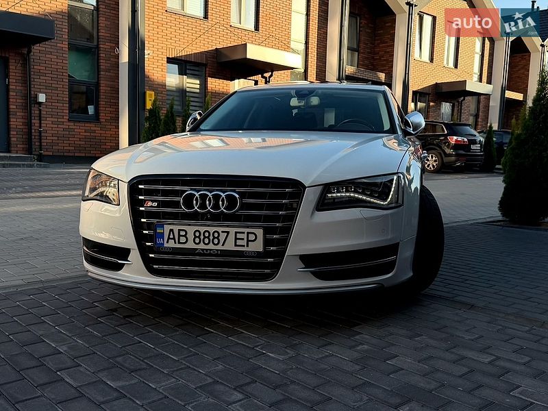 Седан Audi S8 2014 в Вінниці