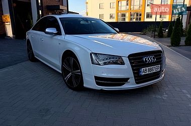 Седан Audi S8 2014 в Виннице