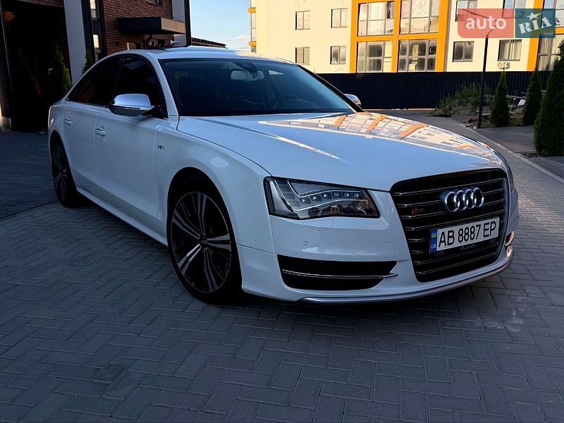 Седан Audi S8 2014 в Вінниці