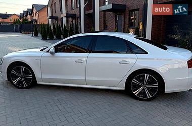 Седан Audi S8 2014 в Вінниці
