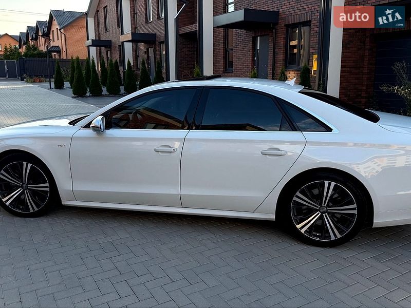 Седан Audi S8 2014 в Вінниці