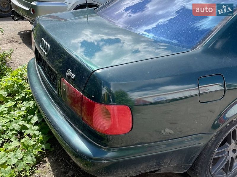 Седан Audi S8 1999 в Києві