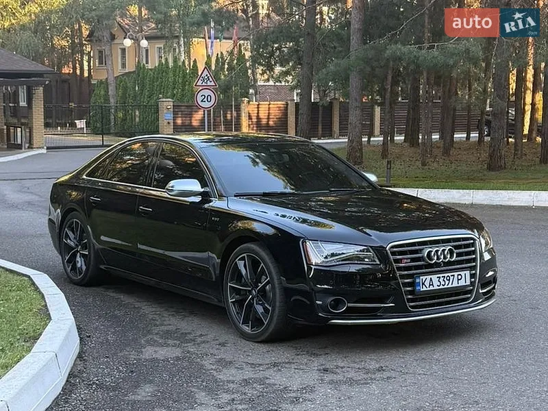 Audi S8 2012
