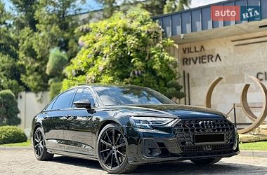 Седан Audi S8 2024 в Львове