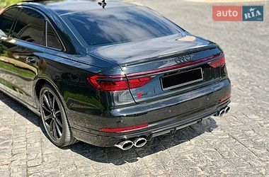 Седан Audi S8 2024 в Львове